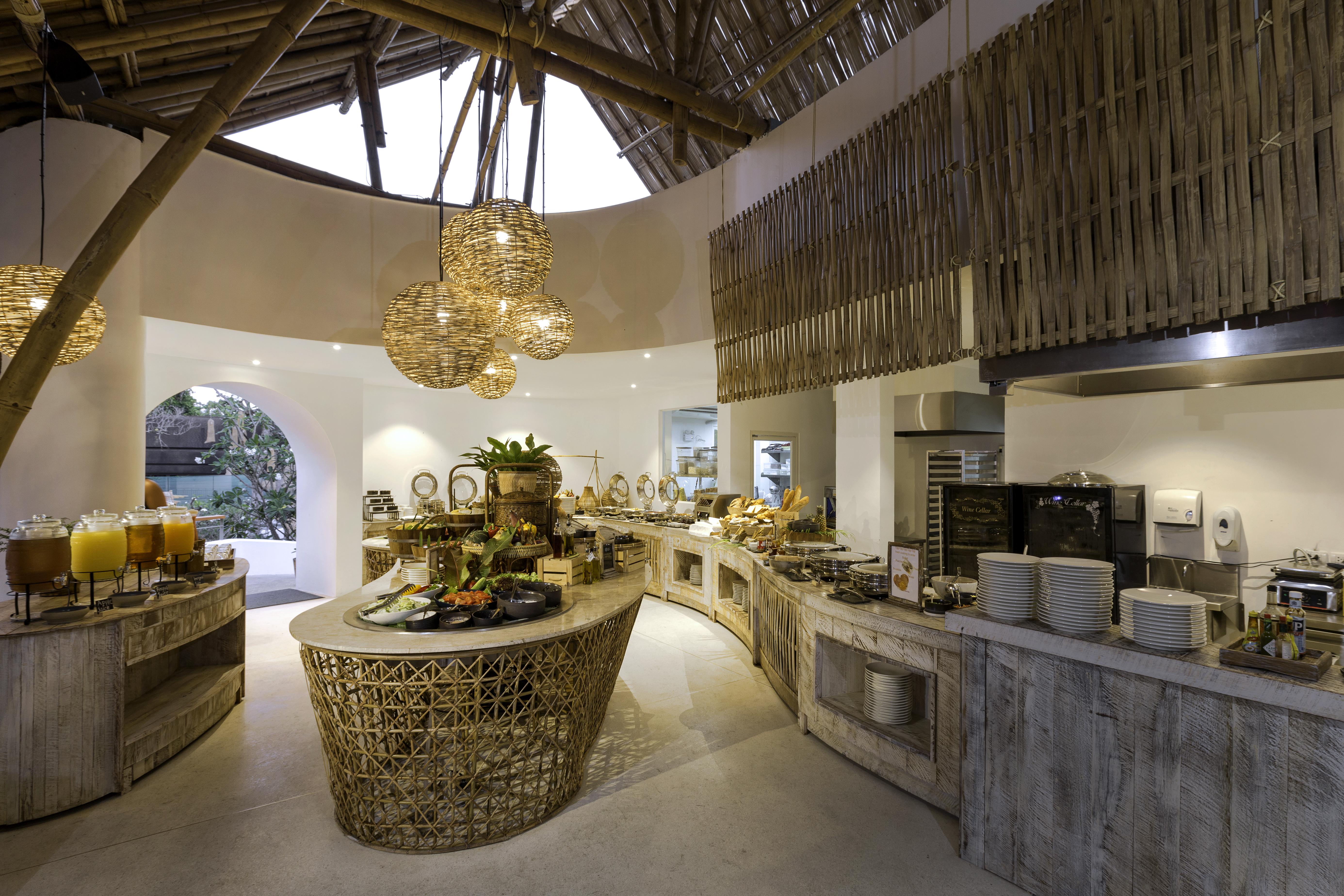 Eden Beach Khaolak Resort And Spa A Lopesan Collection Hotel - Sha Extra Plus Khao Lak Exterior foto The kitchen at the restaurant