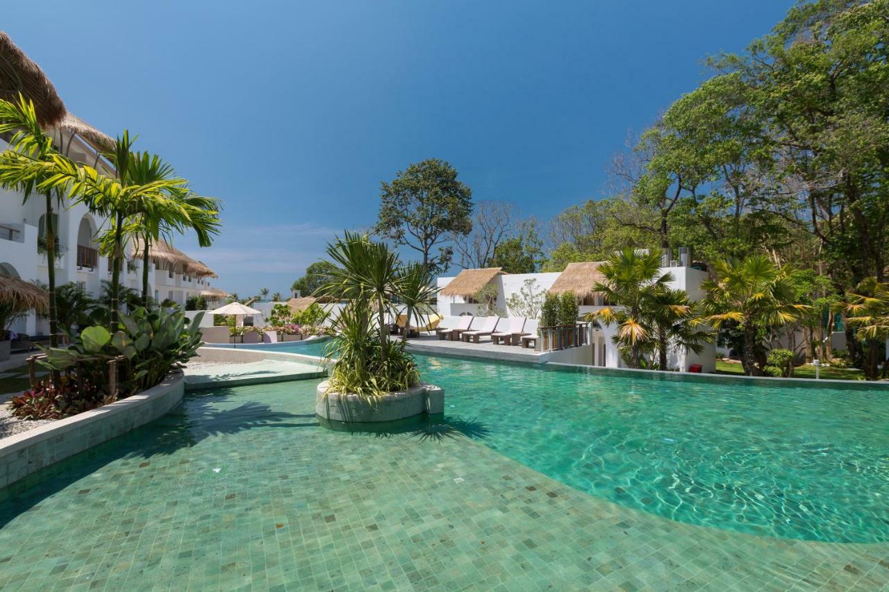 Eden Beach Khaolak Resort And Spa A Lopesan Collection Hotel - Sha Extra Plus Khao Lak Exterior foto The swimming pool at the resort