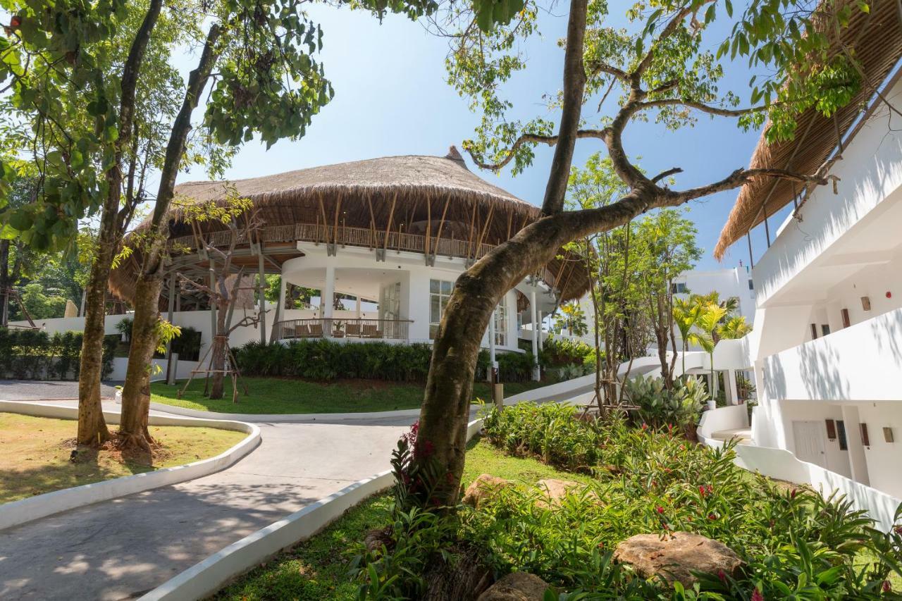 Eden Beach Khaolak Resort And Spa A Lopesan Collection Hotel - Sha Extra Plus Khao Lak Exterior foto The resort's lobby